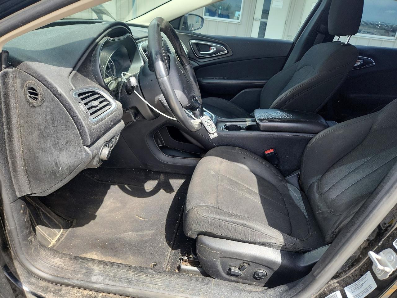2016 Chrysler 200 Lx - Image 7