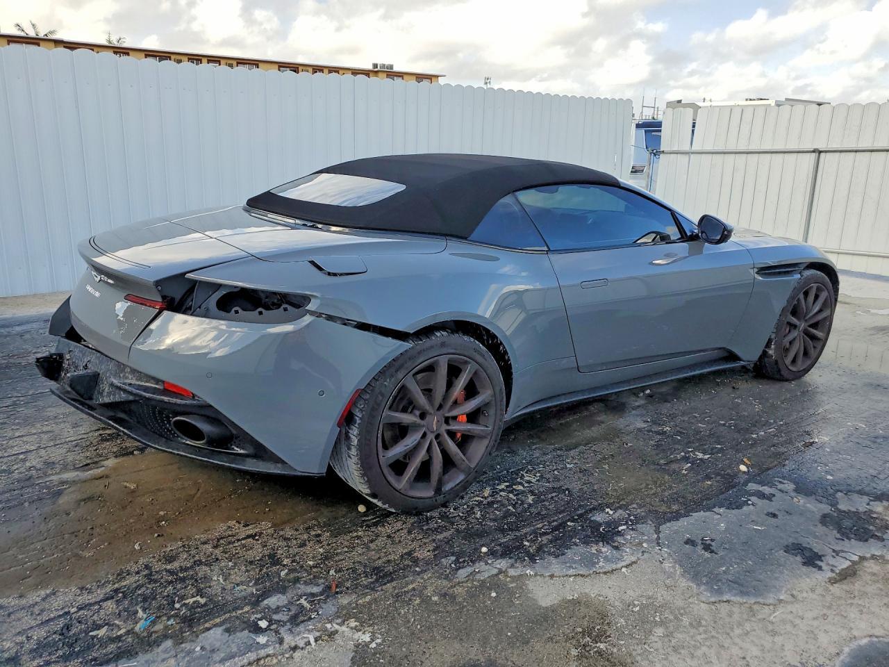 2020 Aston Martin Db11 - Фото 3