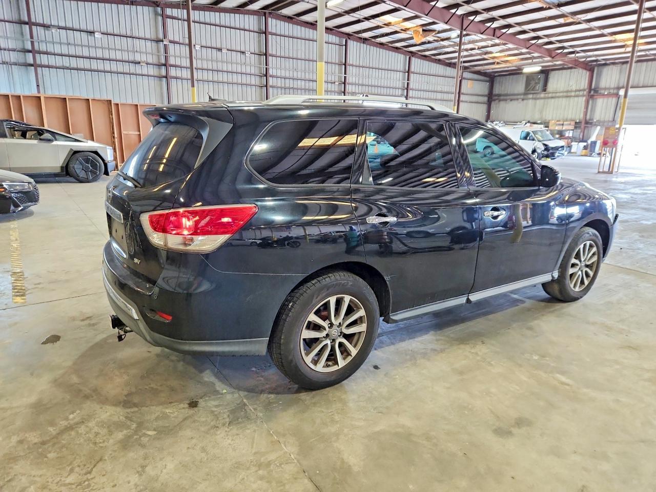2013 Nissan Pathfinder S - Фото 3
