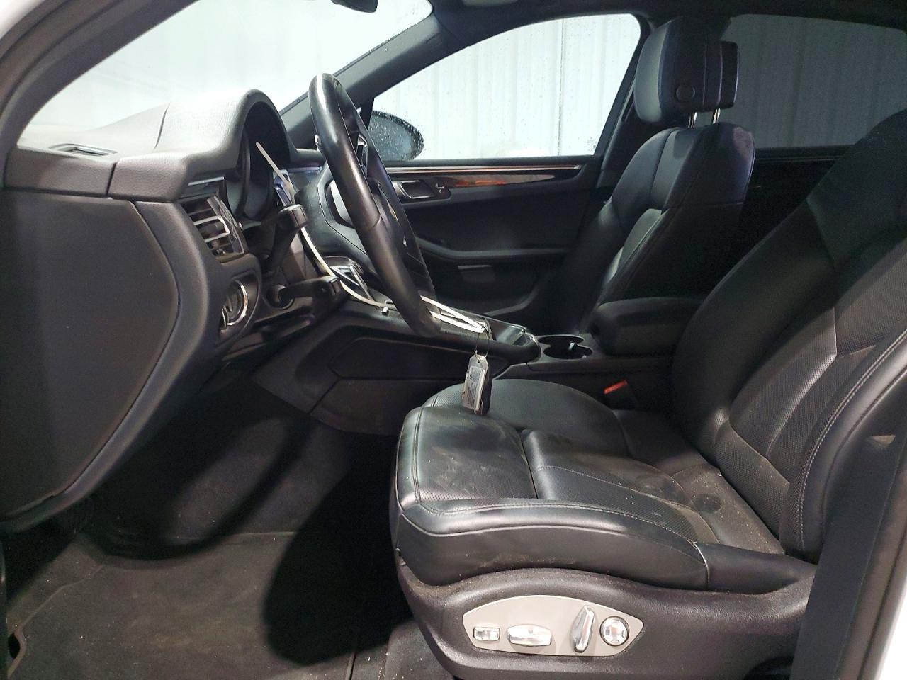 2024 Porsche Macan Base - Image 7