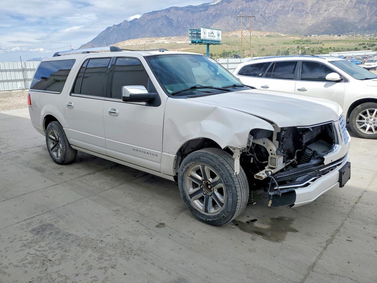 2015 Lincoln Navigator L - Фото 4