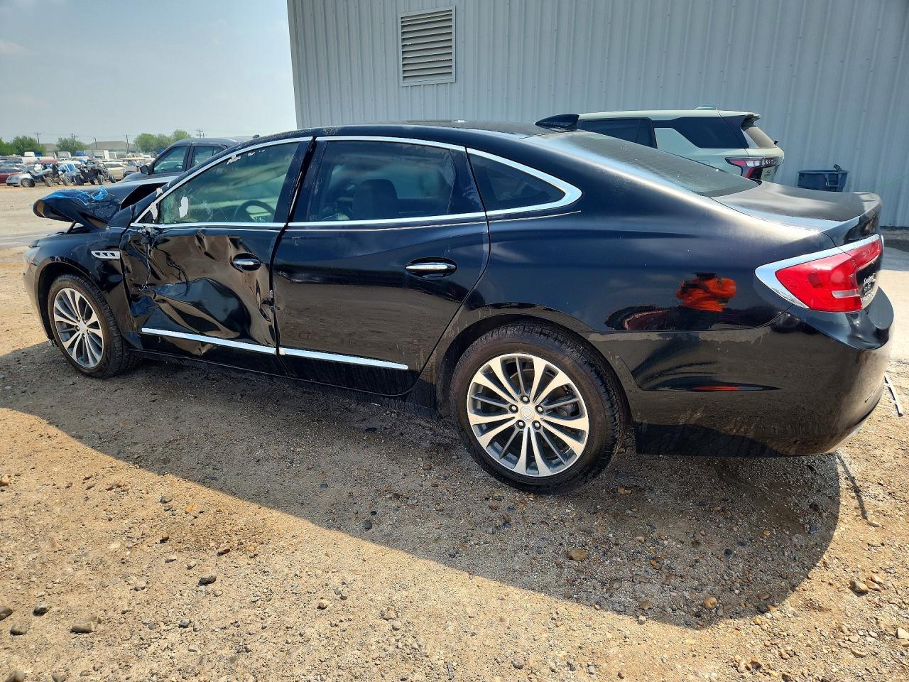 2017 Buick Lacrosse Essence - Фото 2