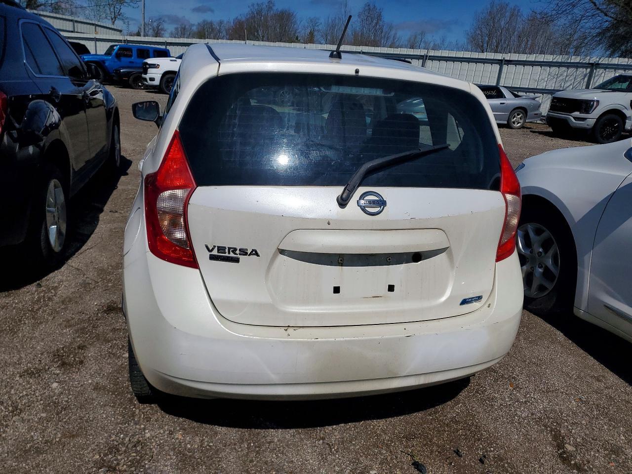 2015 Nissan Versa Note S Plus - Фото 6