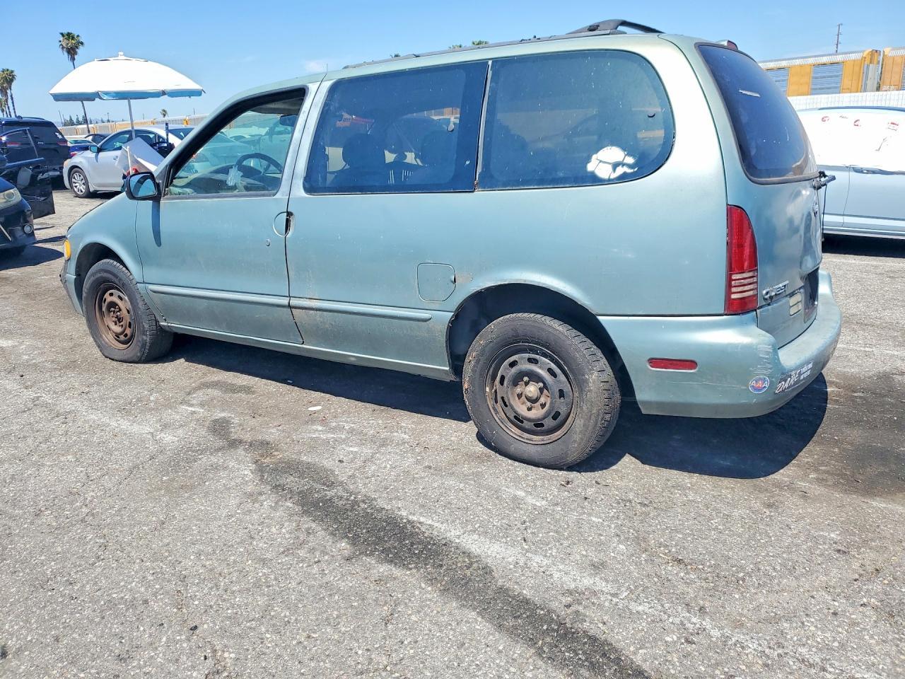 1997 Nissan Quest Xe - Фото 2