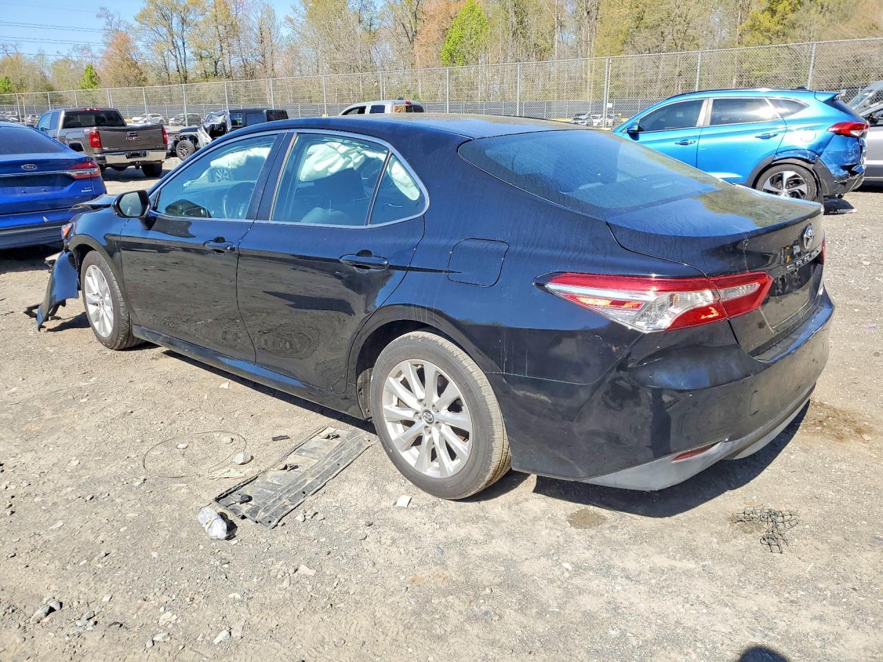 2018 Toyota Camry Le - Image 2