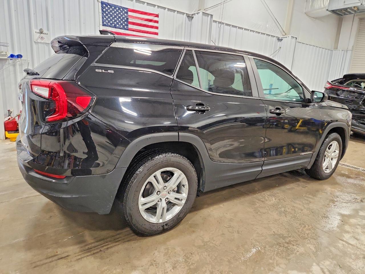 2024 GMC Terrain Sle - Image 3