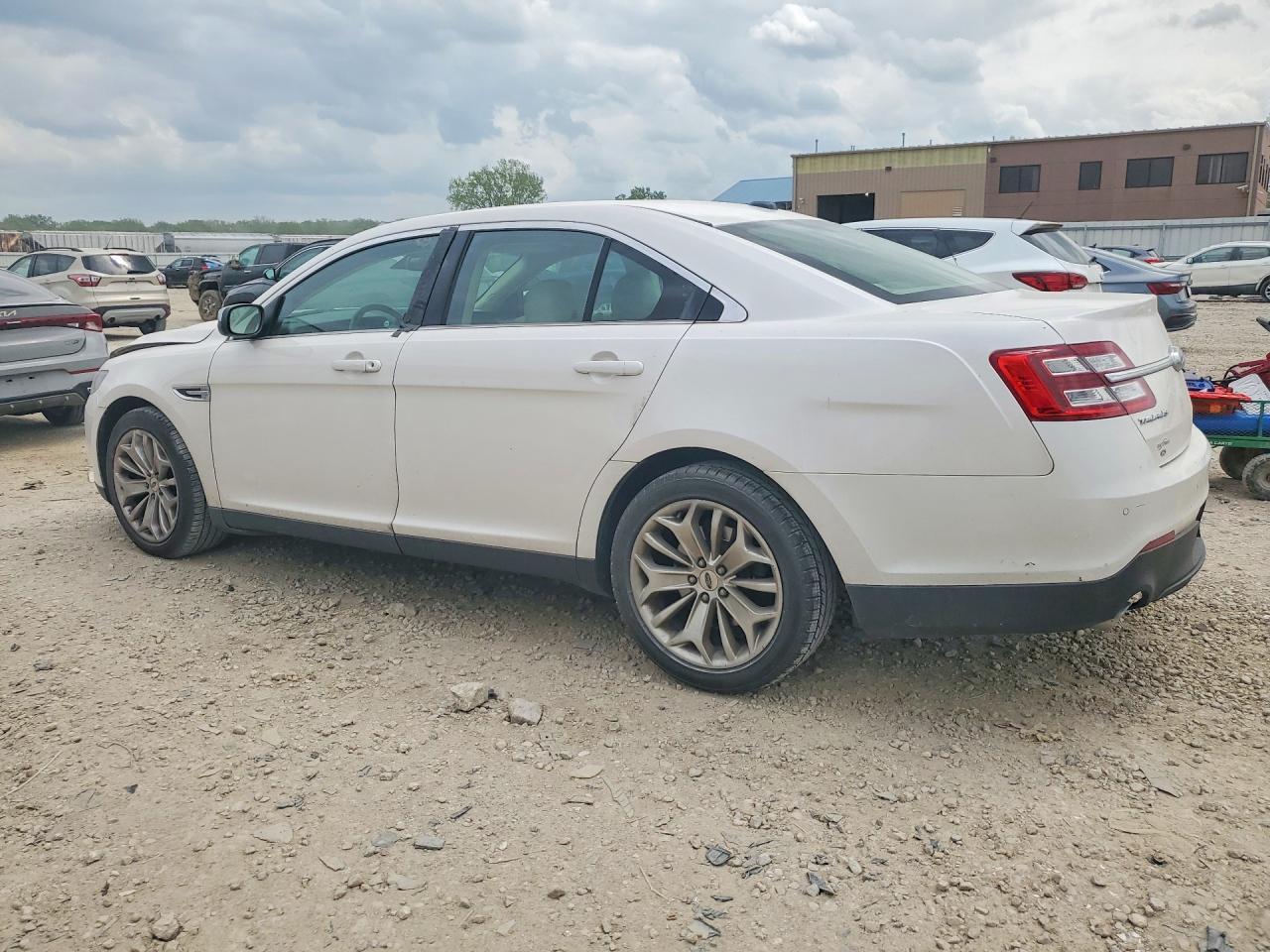 2019 Ford Taurus Limited - Фото 2