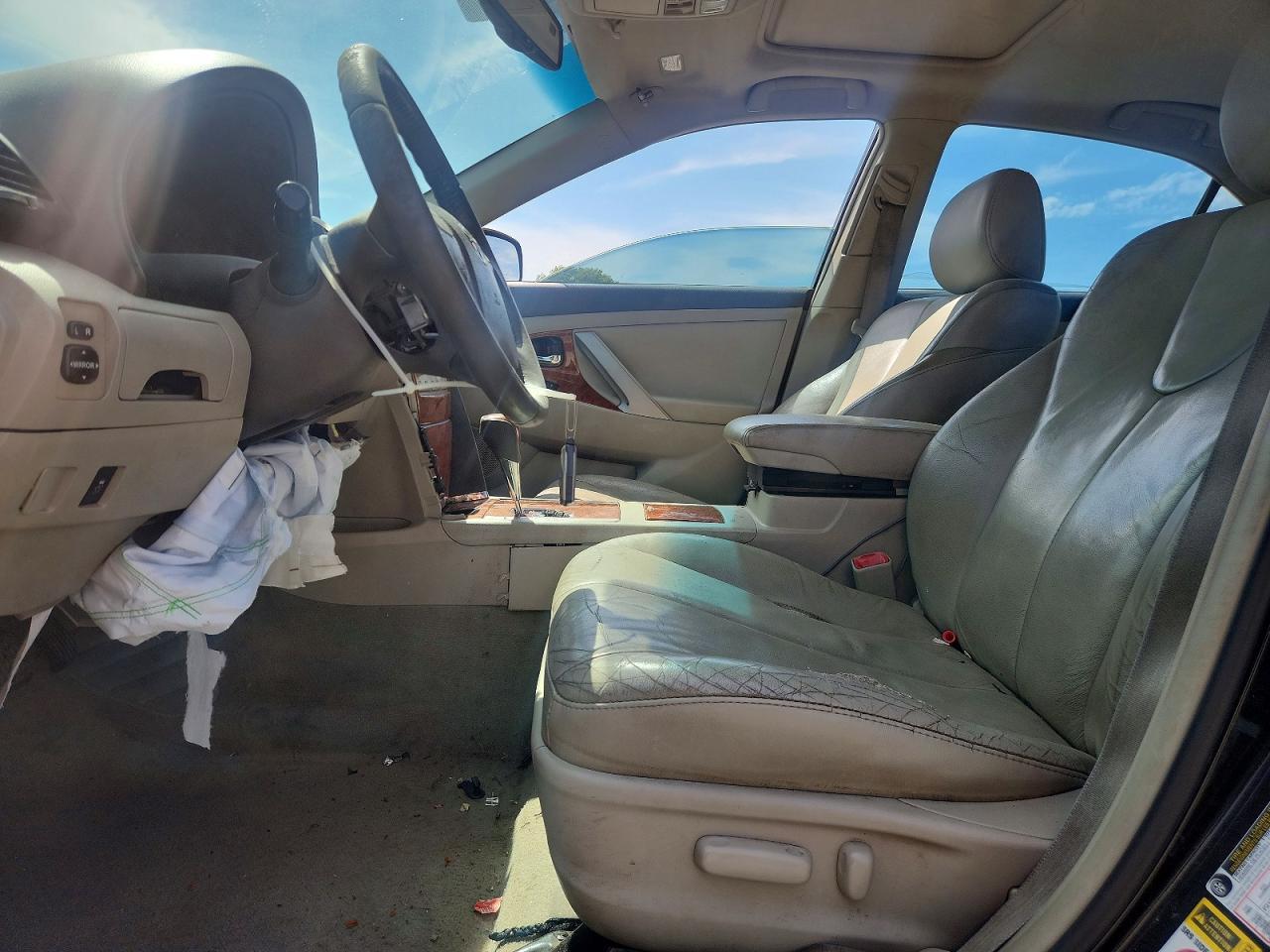 2010 Toyota Camry Xle V6 - Image 7