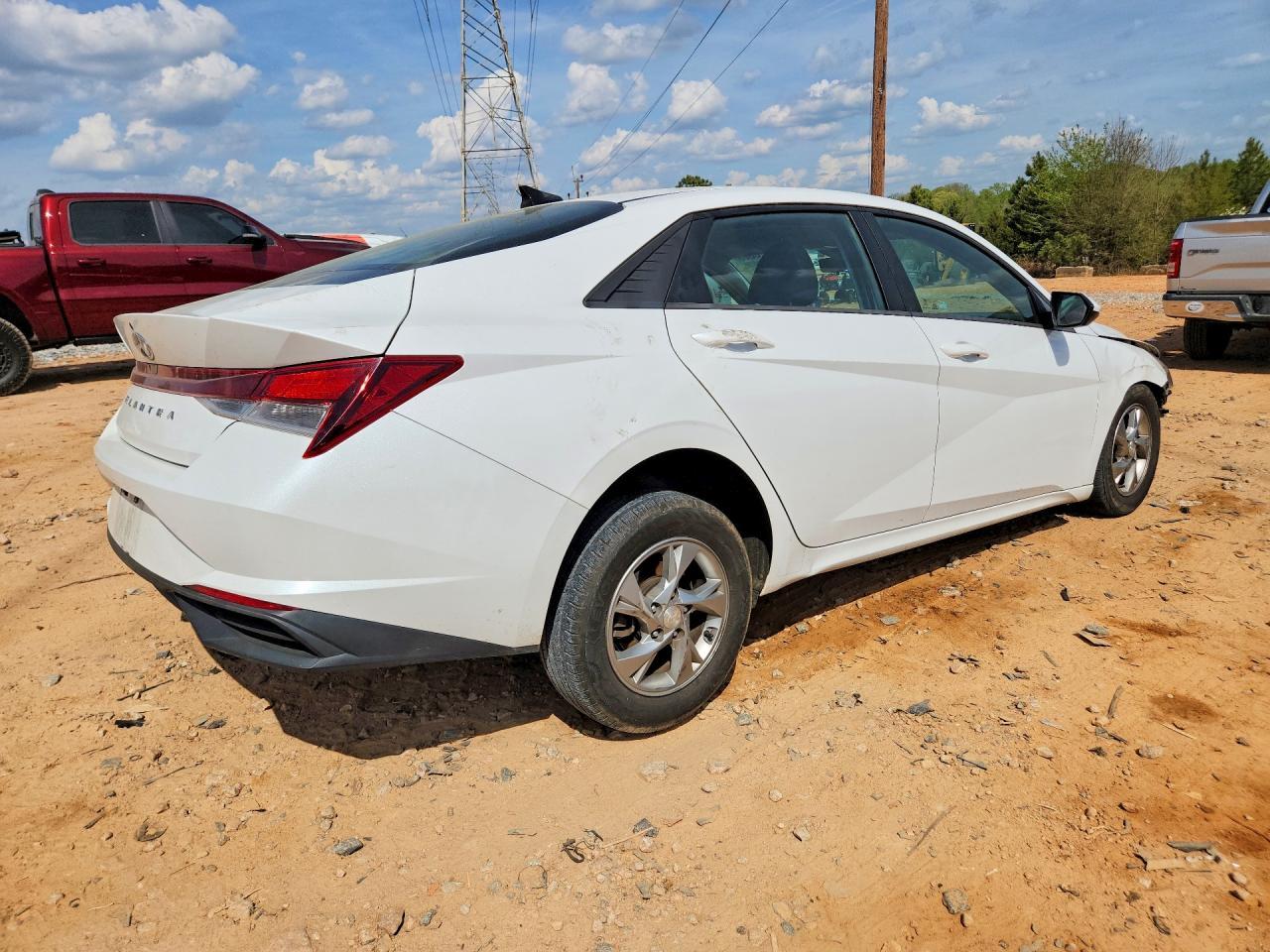 2021 Hyundai Elantra Se - Фото 3