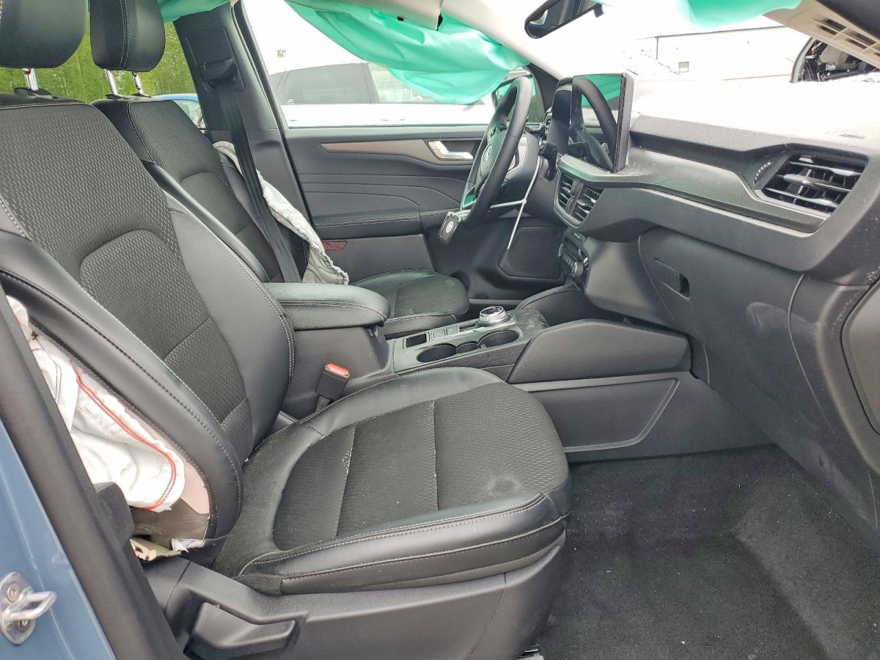 2025 Ford Escape - Image 7