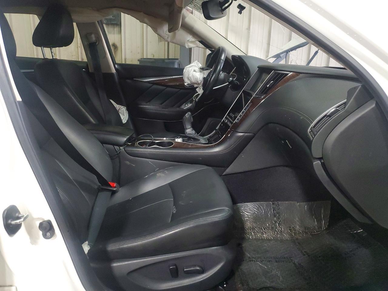 2018 Infiniti Q50 3.0T Luxe - Фото 7