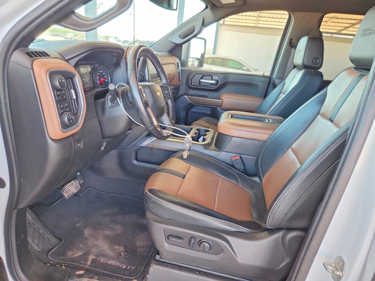 2022 Chevrolet Silverado K2500 High Country - Фото 7