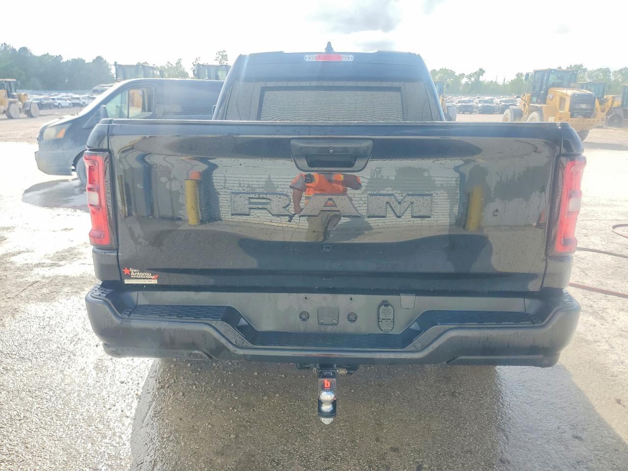 2025 Ram 1500 Tradesman - Фото 6