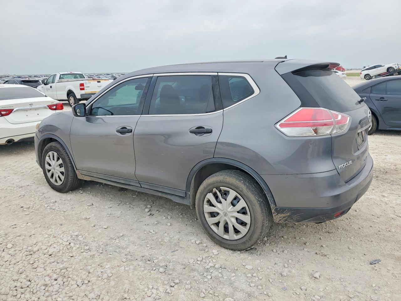 2016 Nissan Rogue S - Фото 2