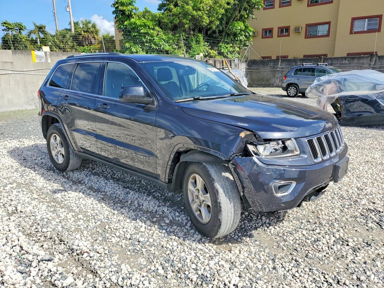 2015 Jeep Grand Cherokee Laredo - Image 4
