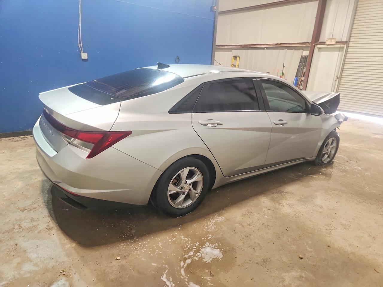 2021 Hyundai Elantra Se - Image 3