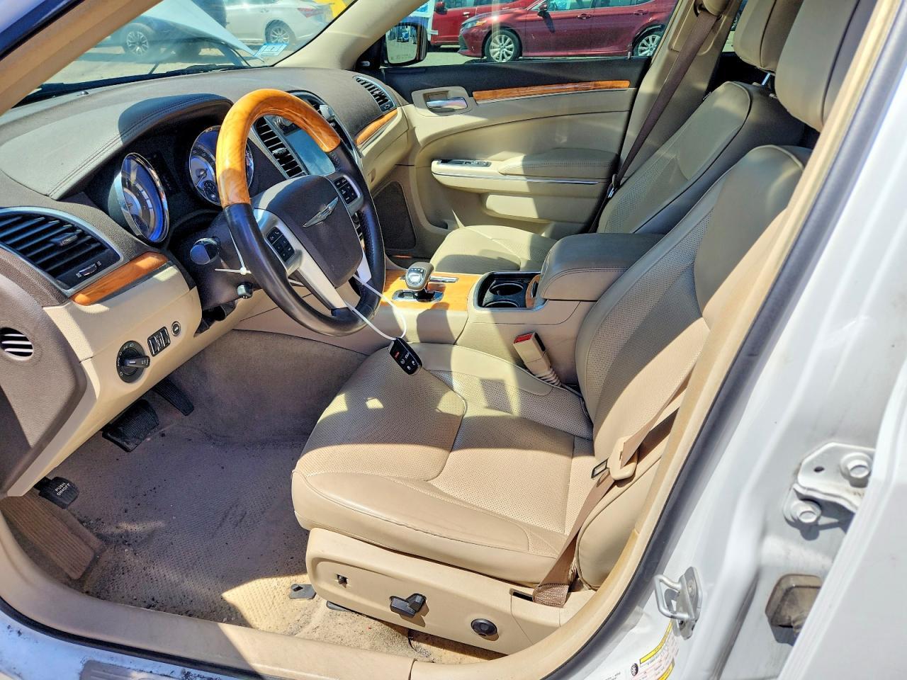 2013 Chrysler 300C - Фото 7