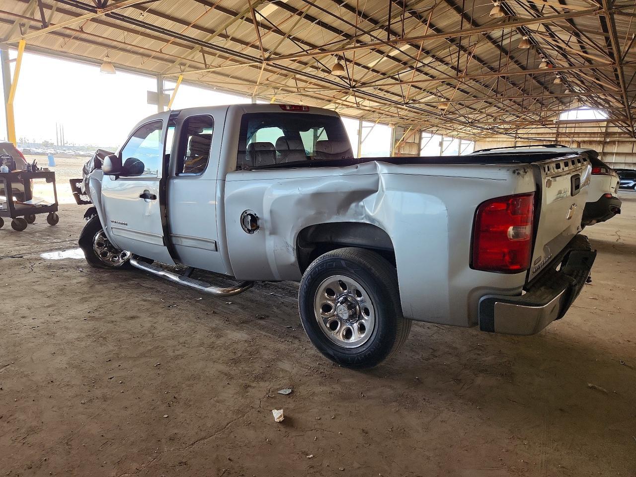 2011 Chevrolet Silverado C1500 Ls - Image 2