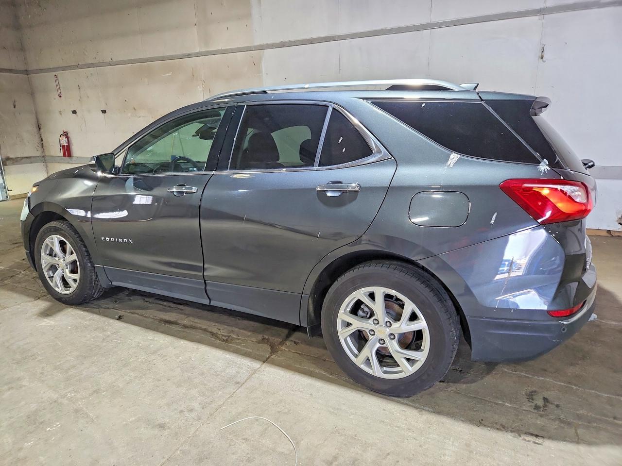 2021 Chevrolet Equinox Premier - Фото 2