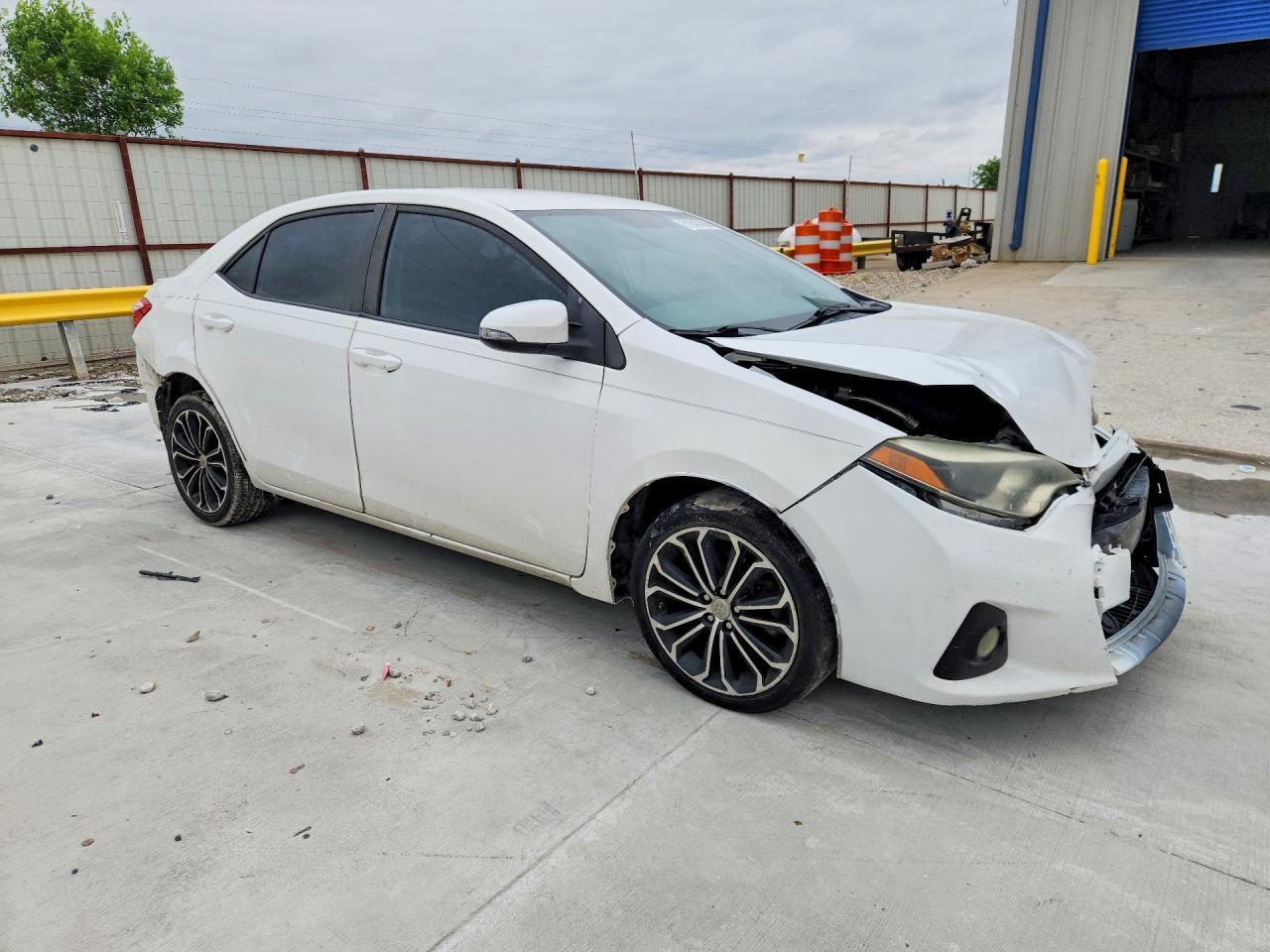 2015 Toyota Corolla - Фото 4