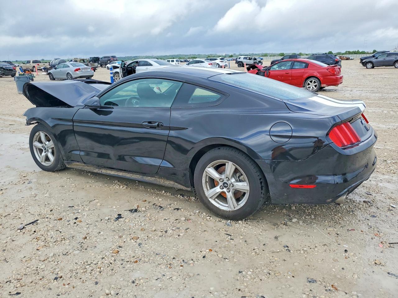 2015 Ford Mustang - Фото 2