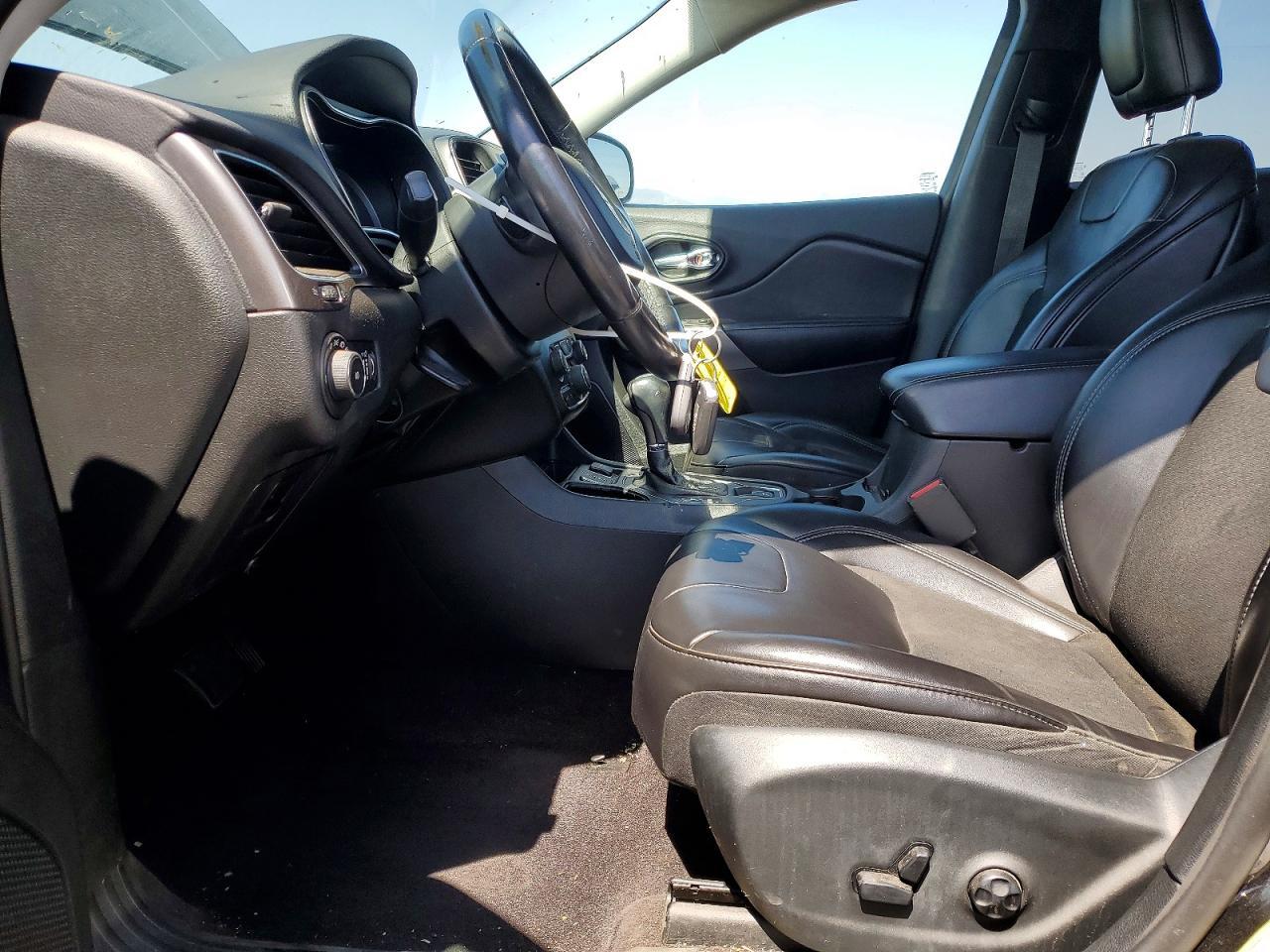 2019 Jeep Cherokee Latitude Plus - Фото 7