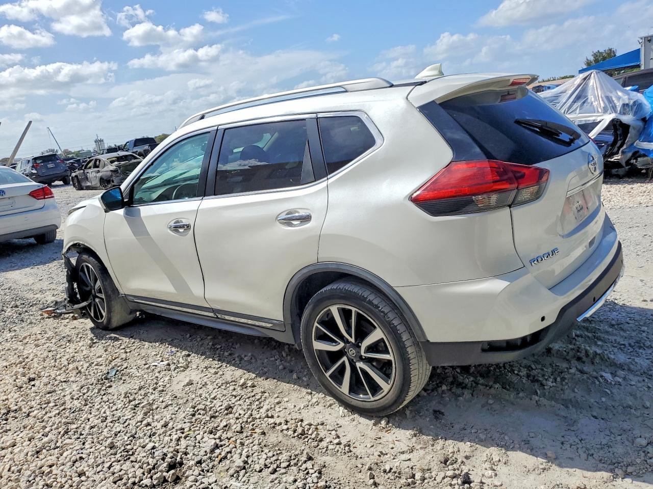 2020 Nissan Rogue Sl - Image 2