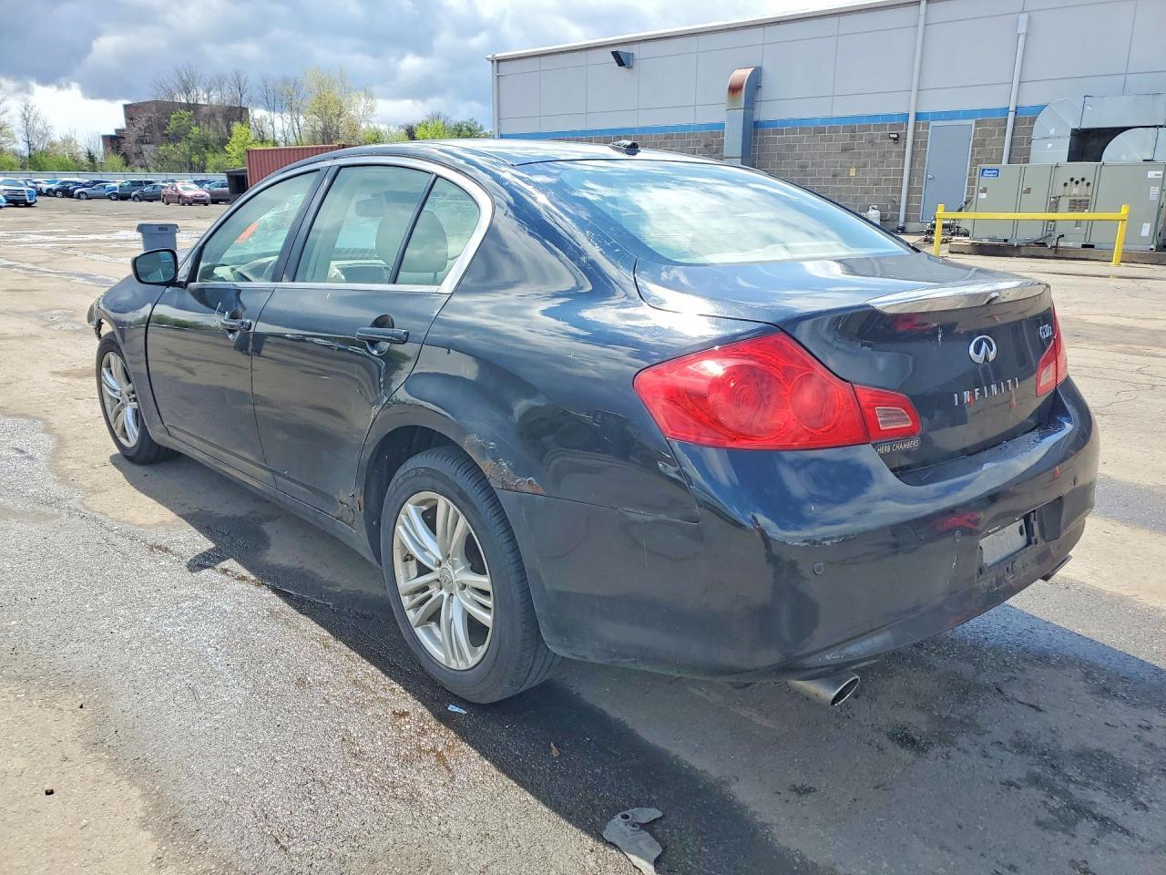 2010 Infiniti G37 Sedan X - Фото 2