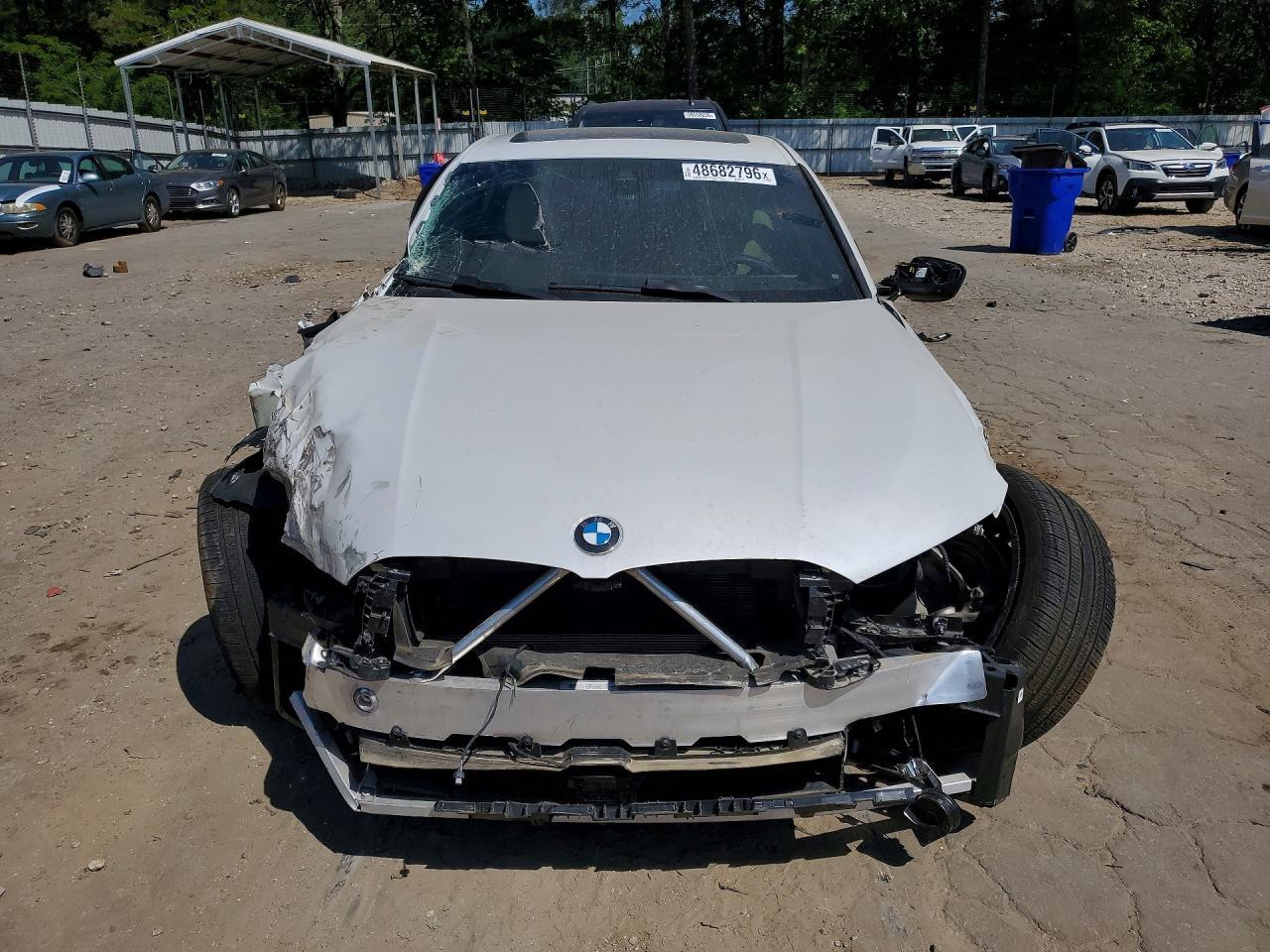 2025 BMW 330I - Фото 5