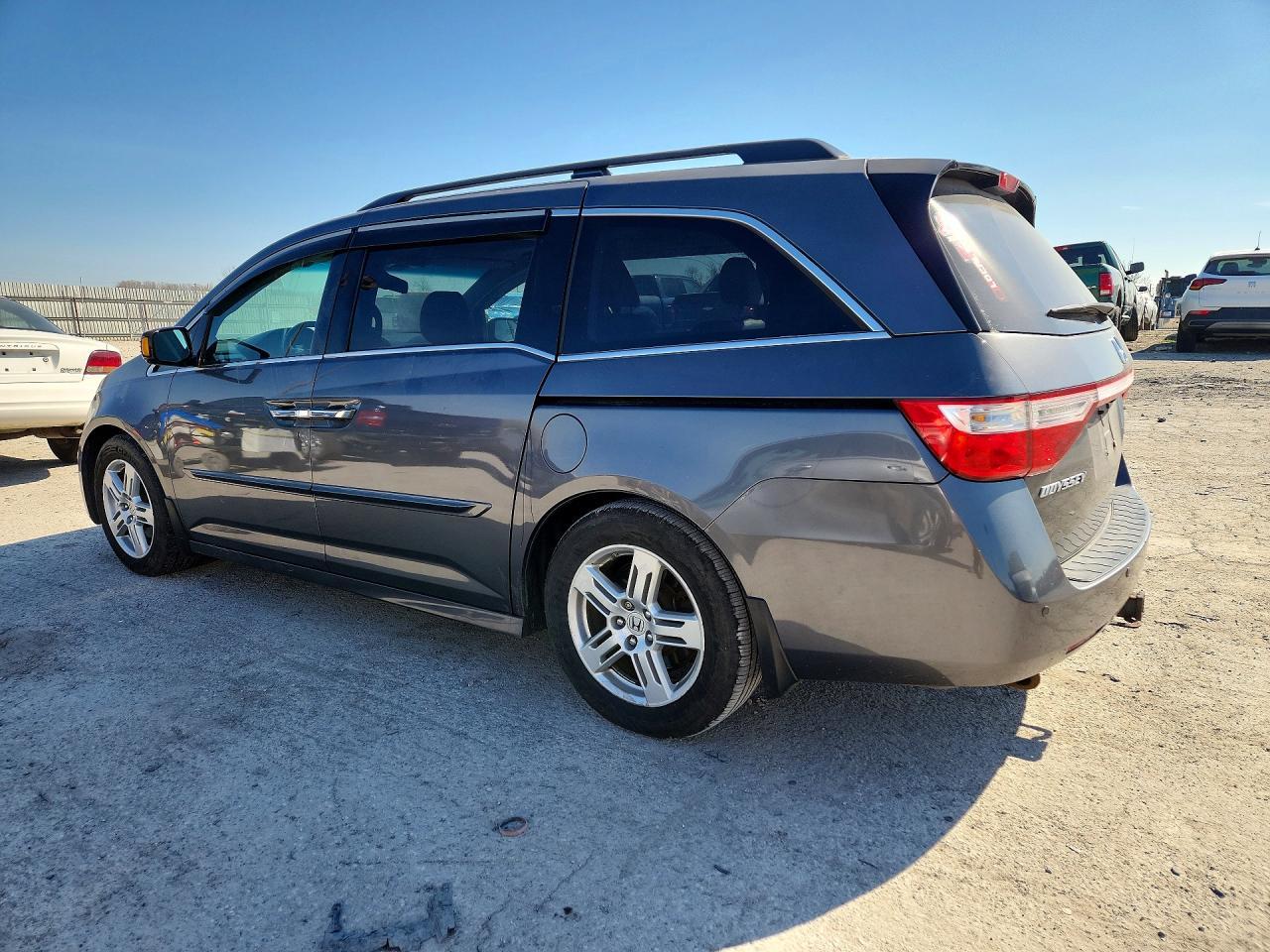 2012 Honda Odyssey Touring - Image 2