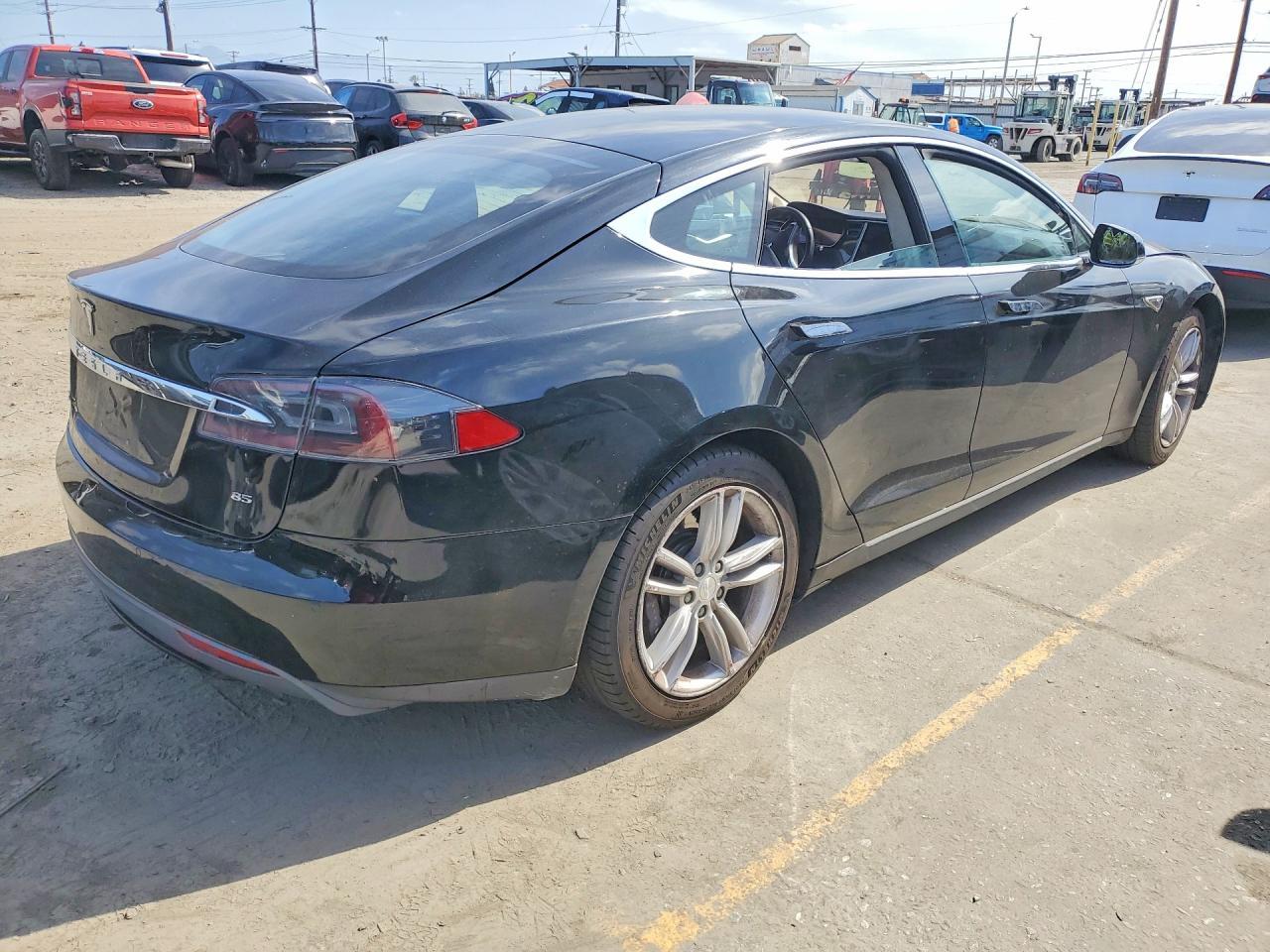 2015 Tesla Model S - Image 3