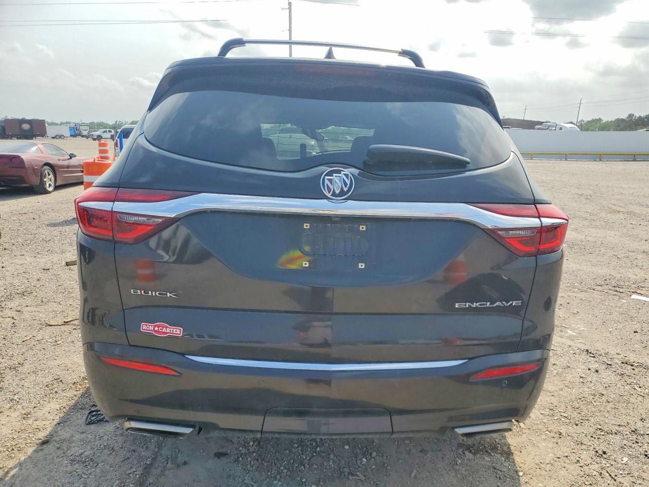 2018 Buick Enclave Essence - Image 6