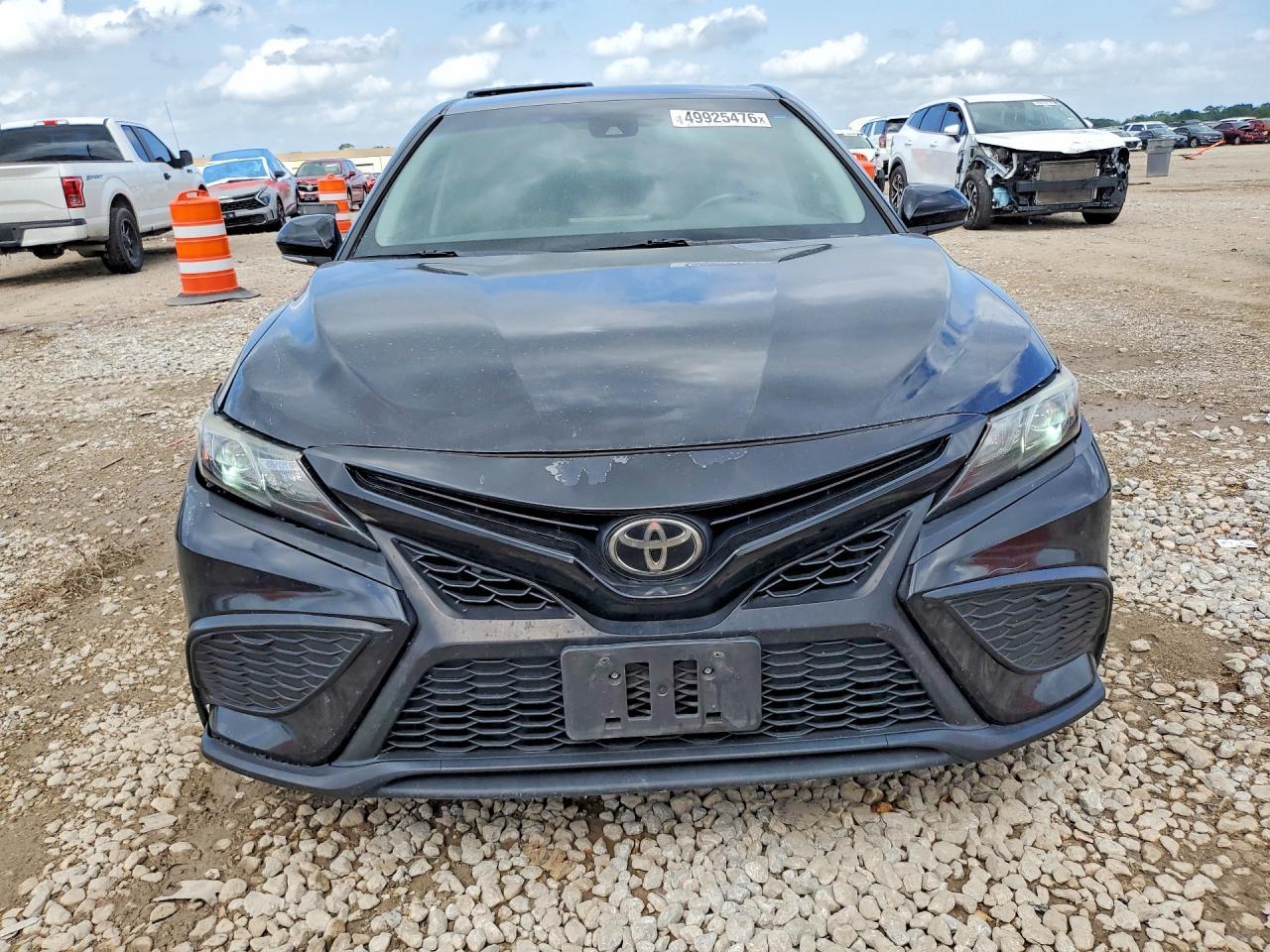 2021 Toyota Camry Se - Image 5