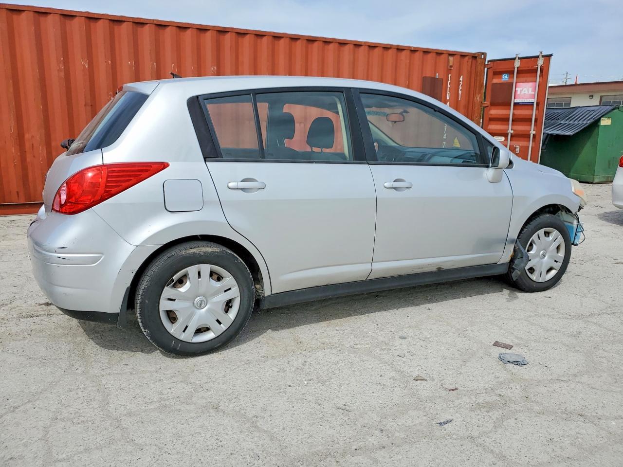 2011 Nissan Versa 1.8 S - Фото 3