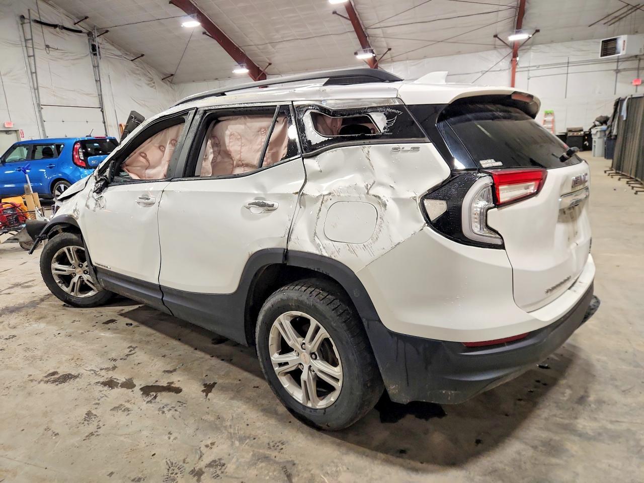 2022 GMC Terrain Sle - Image 2