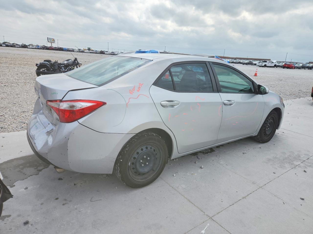 2016 Toyota Corolla Le - Фото 3
