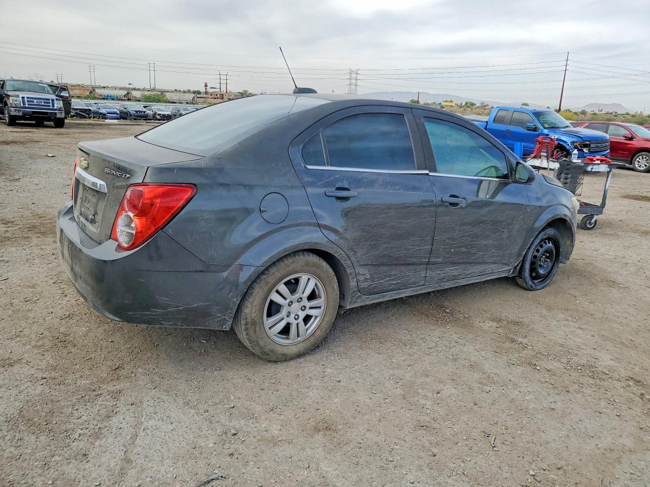 2016 Chevrolet Sonic Lt - Фото 3