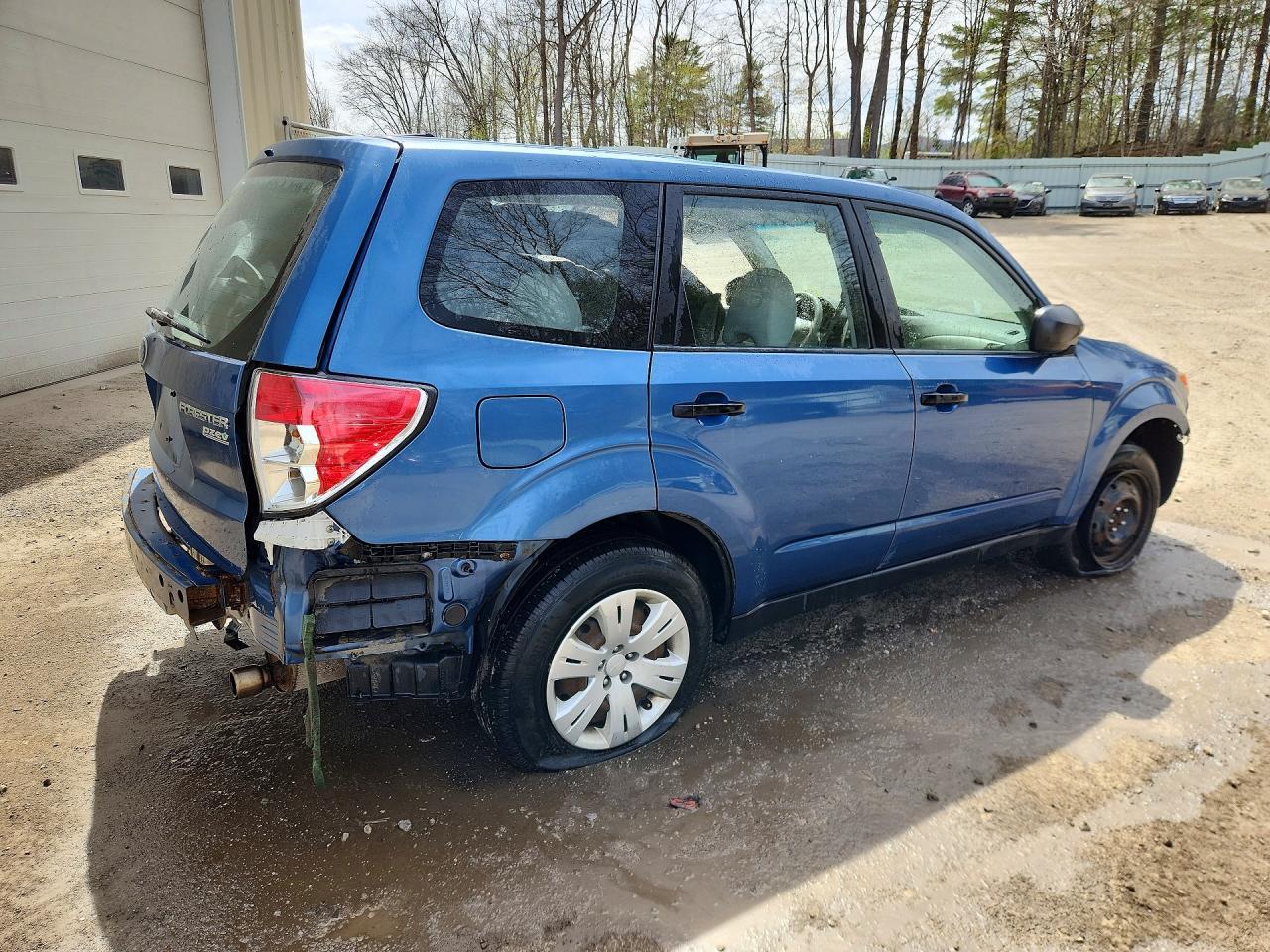 2010 Subaru Forester 2.5X - Фото 3