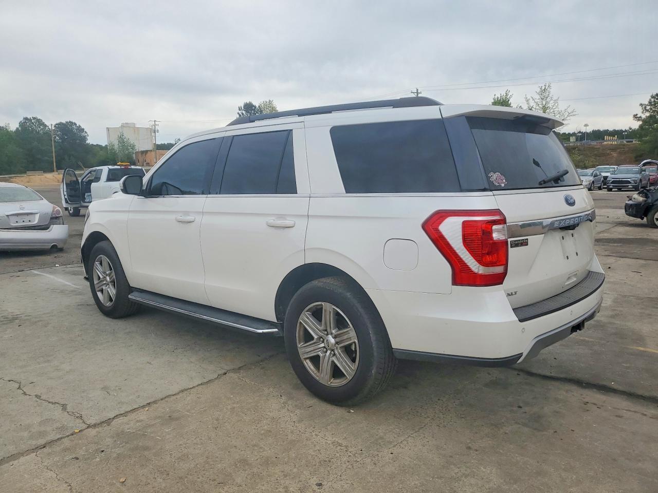 2018 Ford Expedition Xlt - Image 2