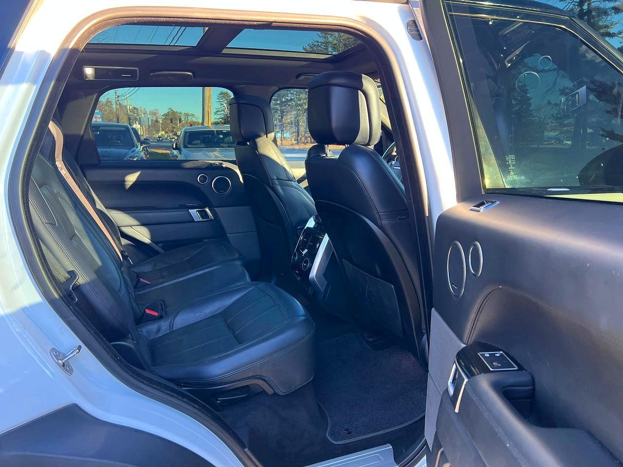 2019 Land Rover Range Rover Sport Supercharged Dynamic - Image 6