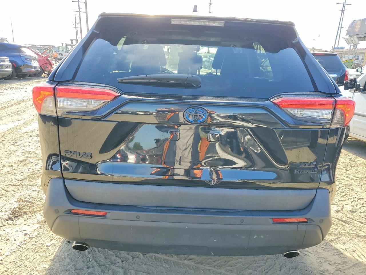 2022 Toyota Rav4 Xle Premium - Image 6