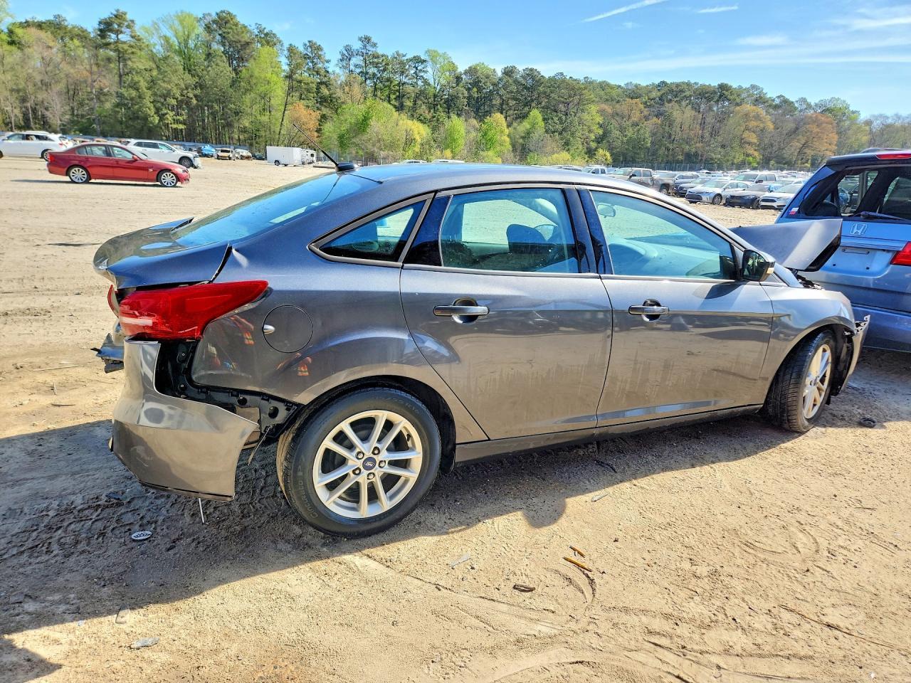 2016 Ford Focus Se - Фото 3