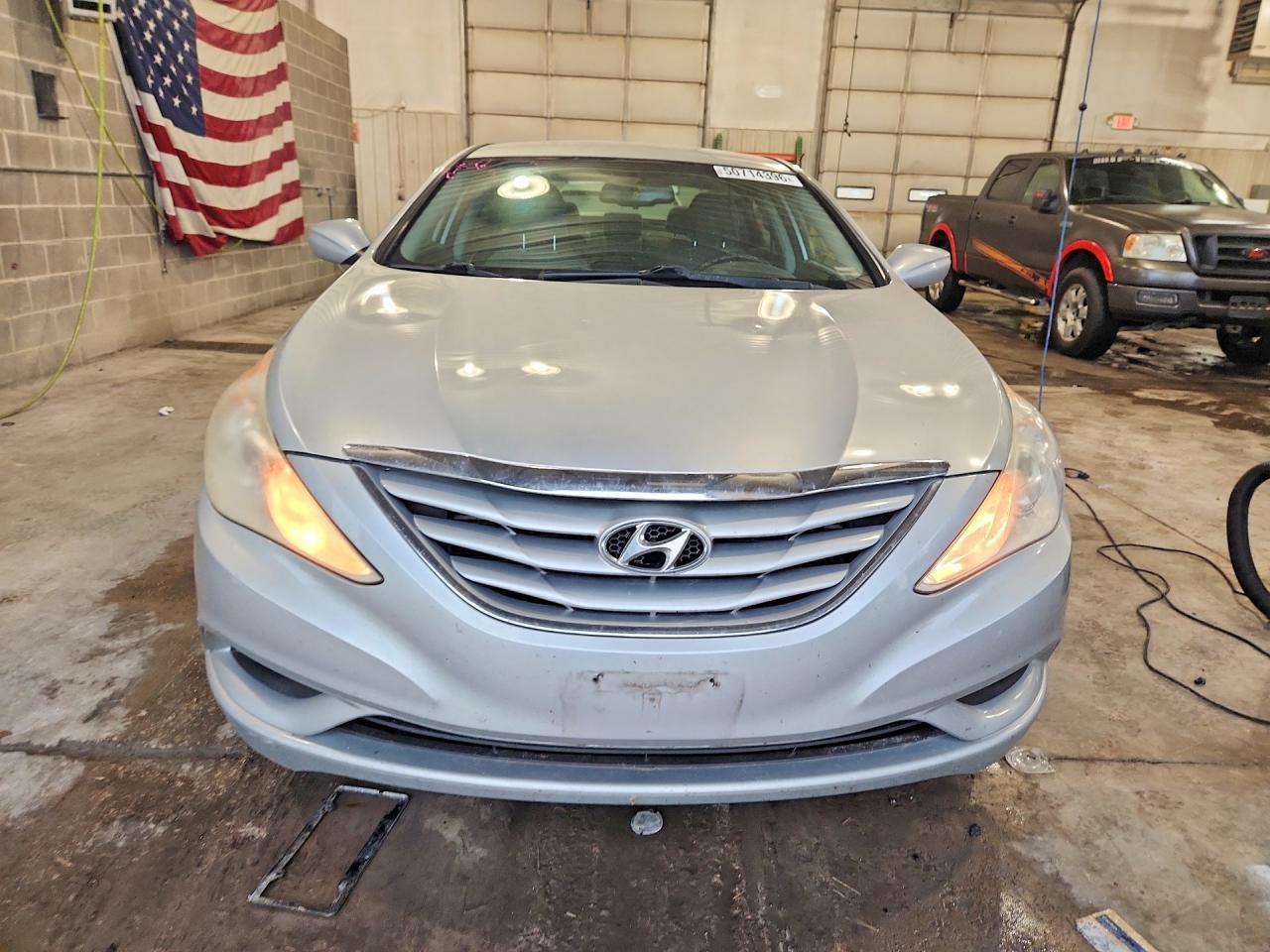2013 Hyundai Sonata - Image 5