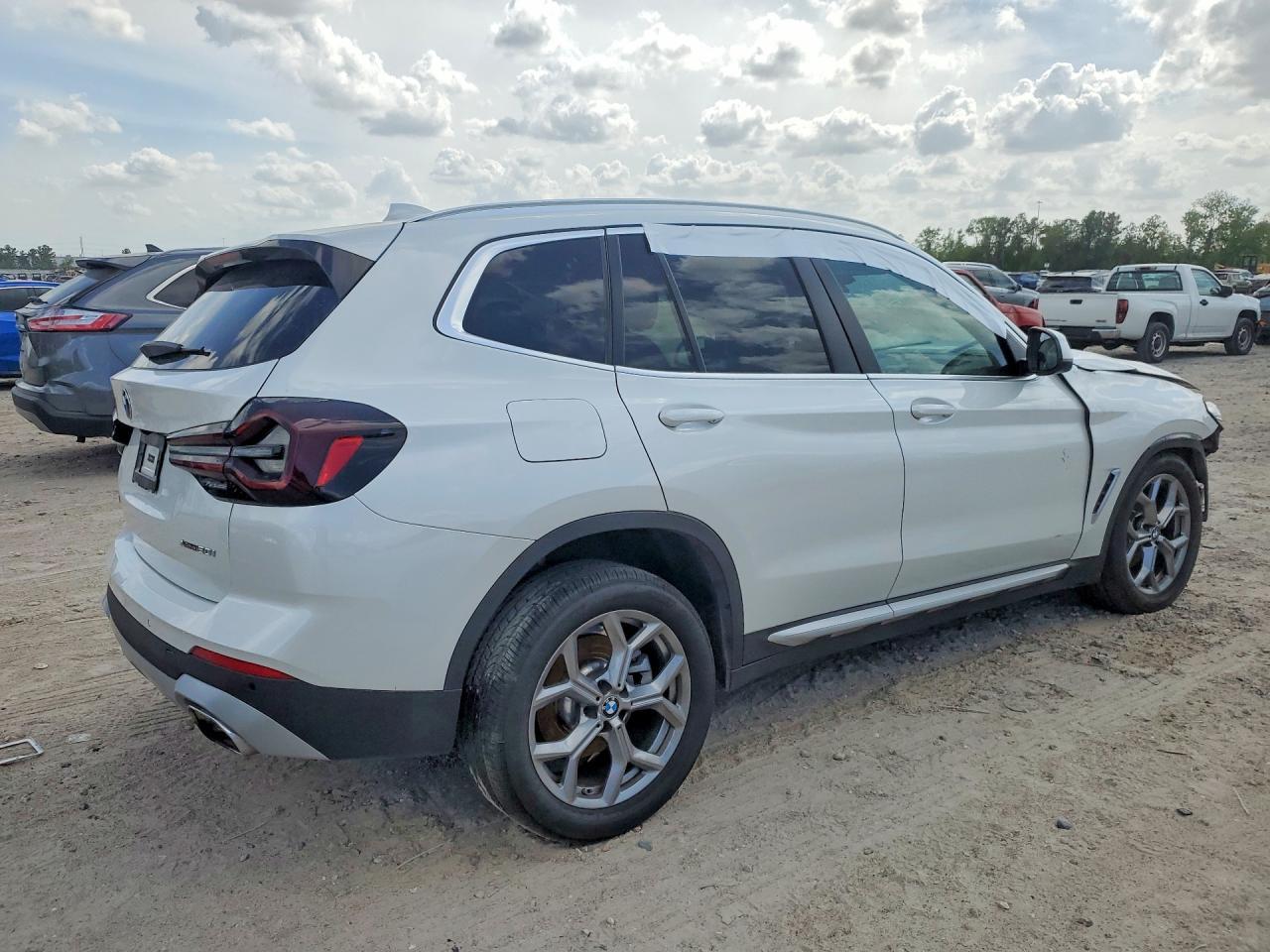 2024 BMW X3 xDrive30I - Image 3