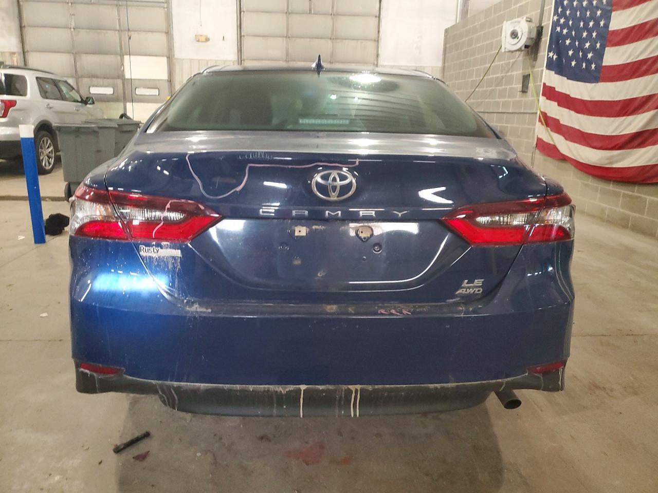 2023 Toyota Camry Le - Фото 6