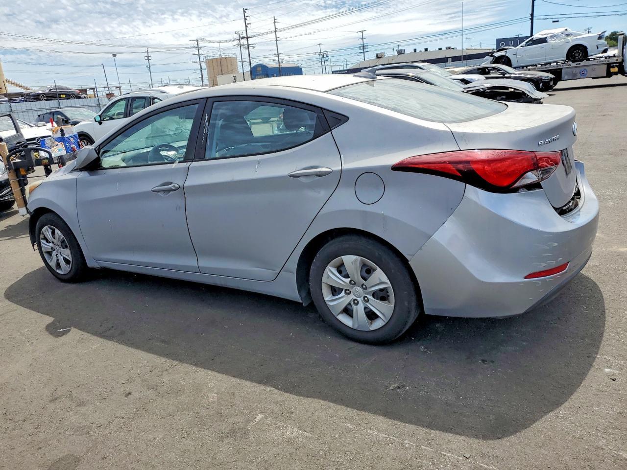 2016 Hyundai Elantra Se - Фото 2