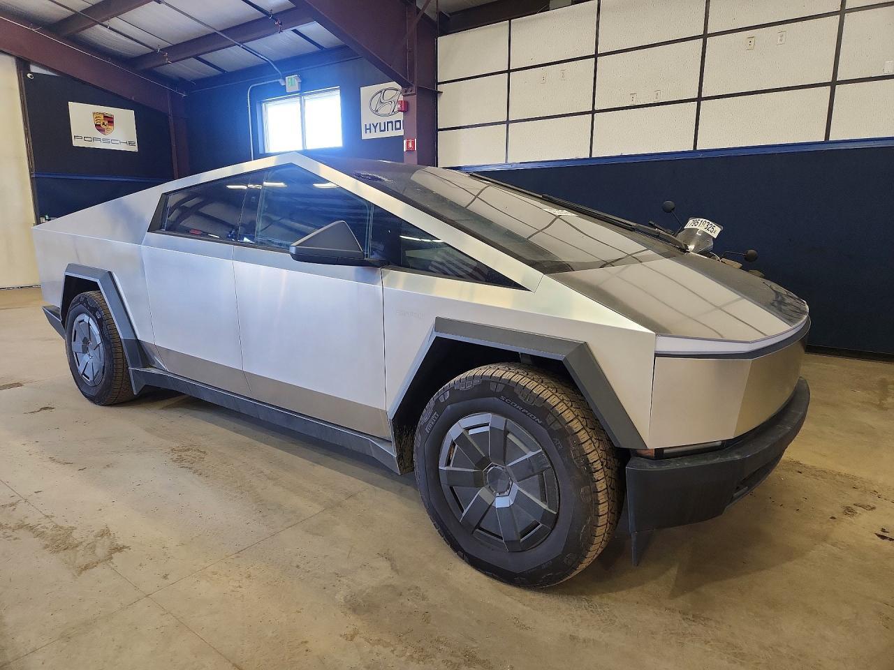 2024 Tesla Cybertruck - Фото 4