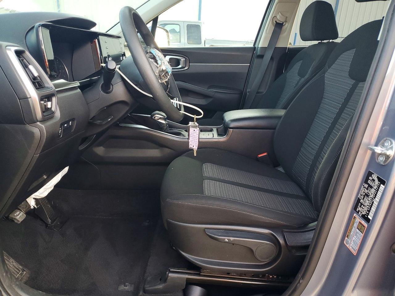 2023 Kia Sorento Lx - Image 7