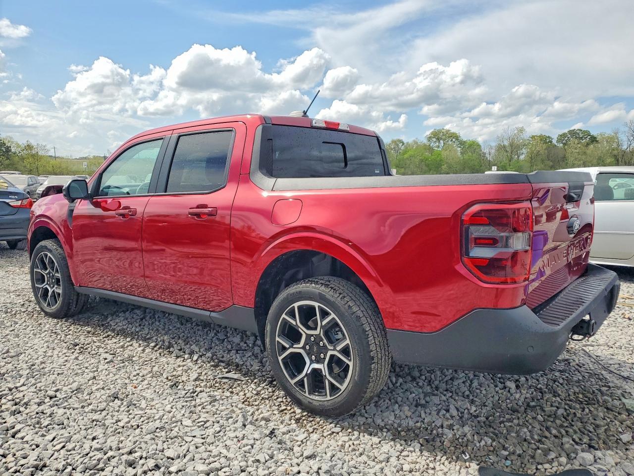 2025 Ford Maverick Lariat - Image 2
