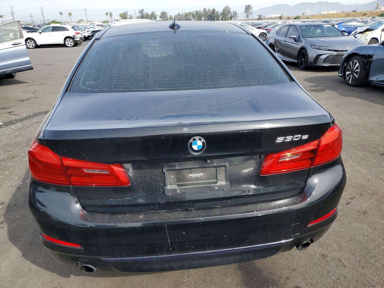 2018 BMW 530E - Фото 6